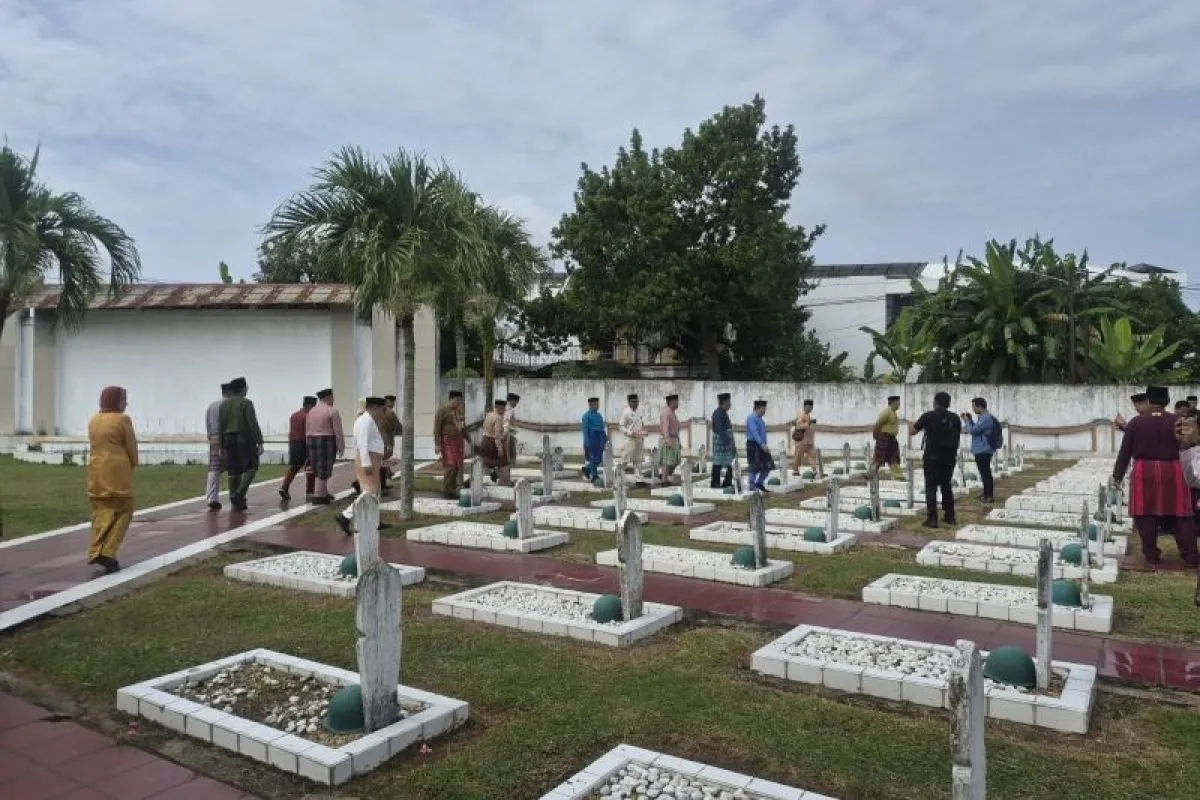 Gubernur Jambi Minta Generasi Muda Kenang Jasa Pahlawan dan Mantan Gubernur