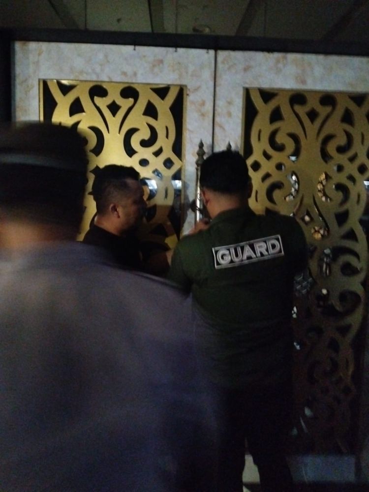 Massa Anti Maksiat Lumpuhkan Operasional New Paragon Pekanbaru