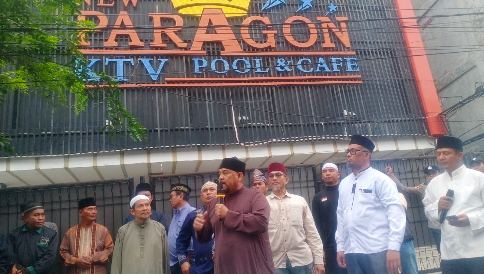 Mantan Gubernur Riau Edy Natar Nasution Turut Desak Penutupan New Paragon