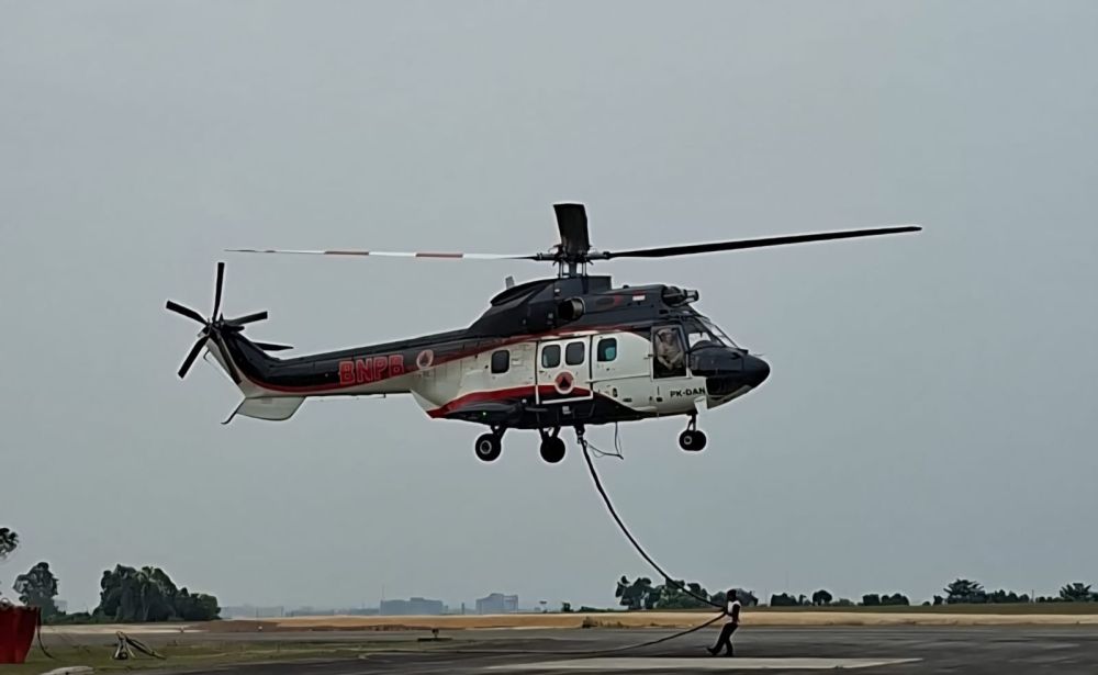 Riau Terima Bantuan Helikopter Super Puma untuk Atasi Karhutla