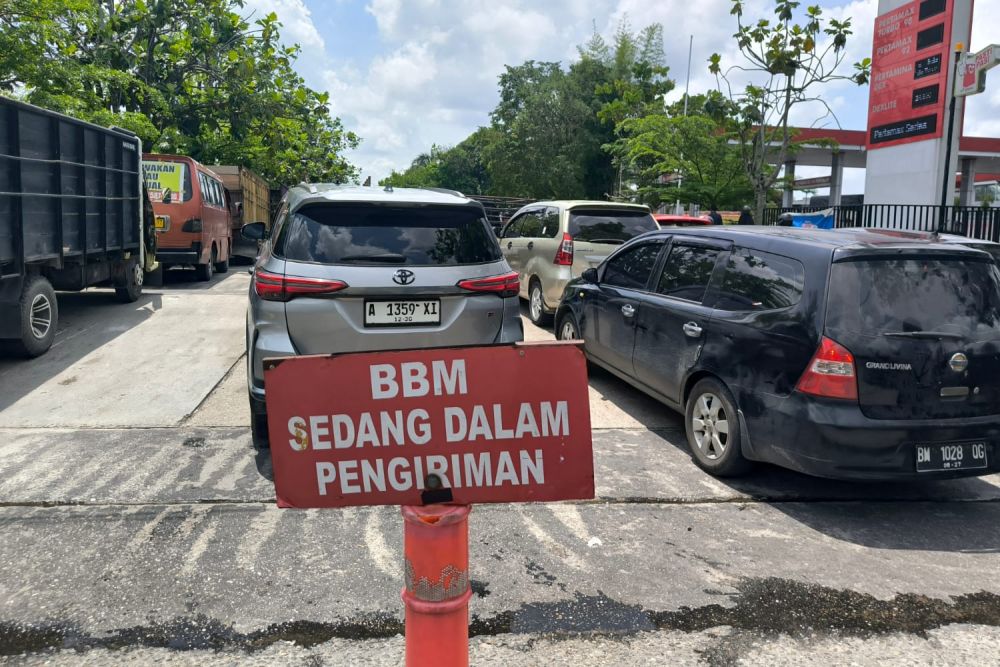 Antrean Panjang di SPBU Riau, Pertamina: Bukan Langka, Masyarakat Banyak Beralih ke Pertalite