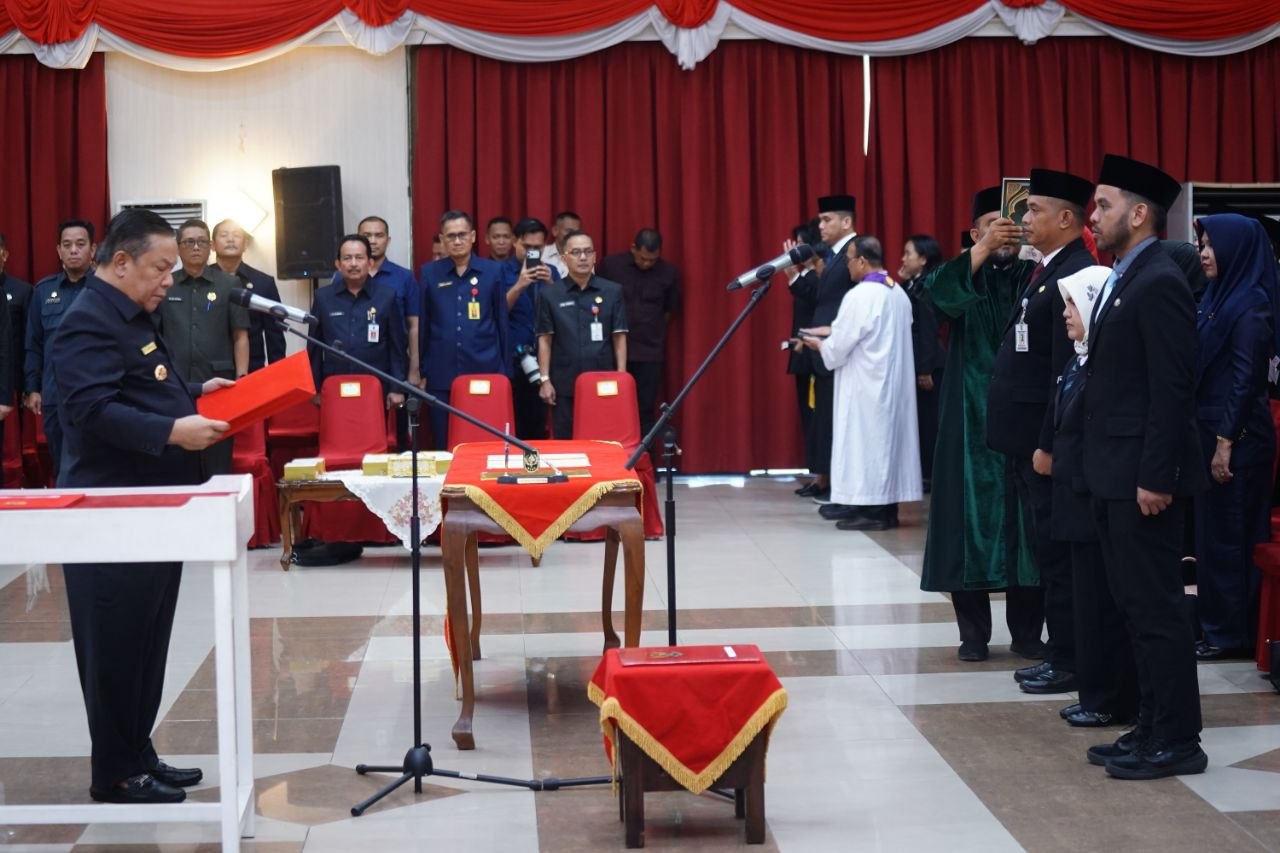 Lantik 238 Pejabat Eselon III dan IV, Plt Gubri SF Hariyanto: Kerja Jangan Biasa-Biasa Saja