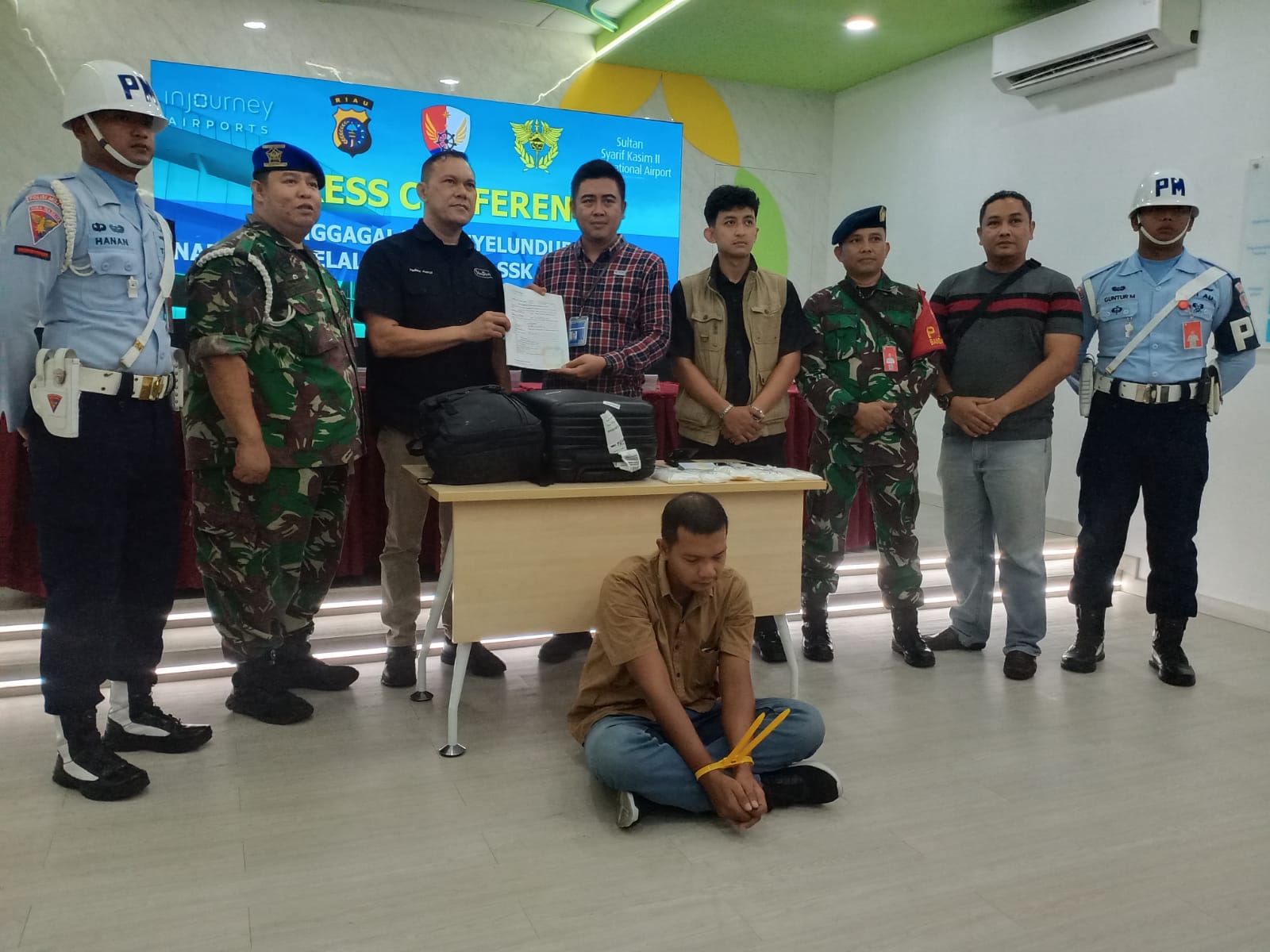Sinergi Avsec dan Lanud Roesmin Nurjadin Gagalkan Penyelundupan 1 Kg Sabu di Bandara SSK II Pekanbaru