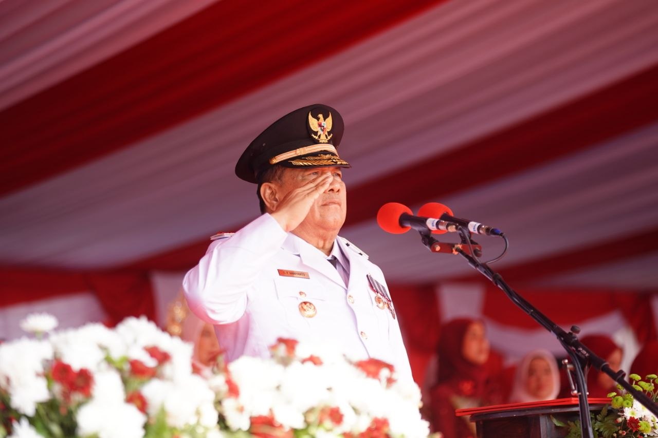 Plt Gubernur Riau SF Hariyanto Pimpin Upacara HUT ke-81 RI, Tekankan Pentingnya Kerja Keras untuk Kesejahteraan Rakyat