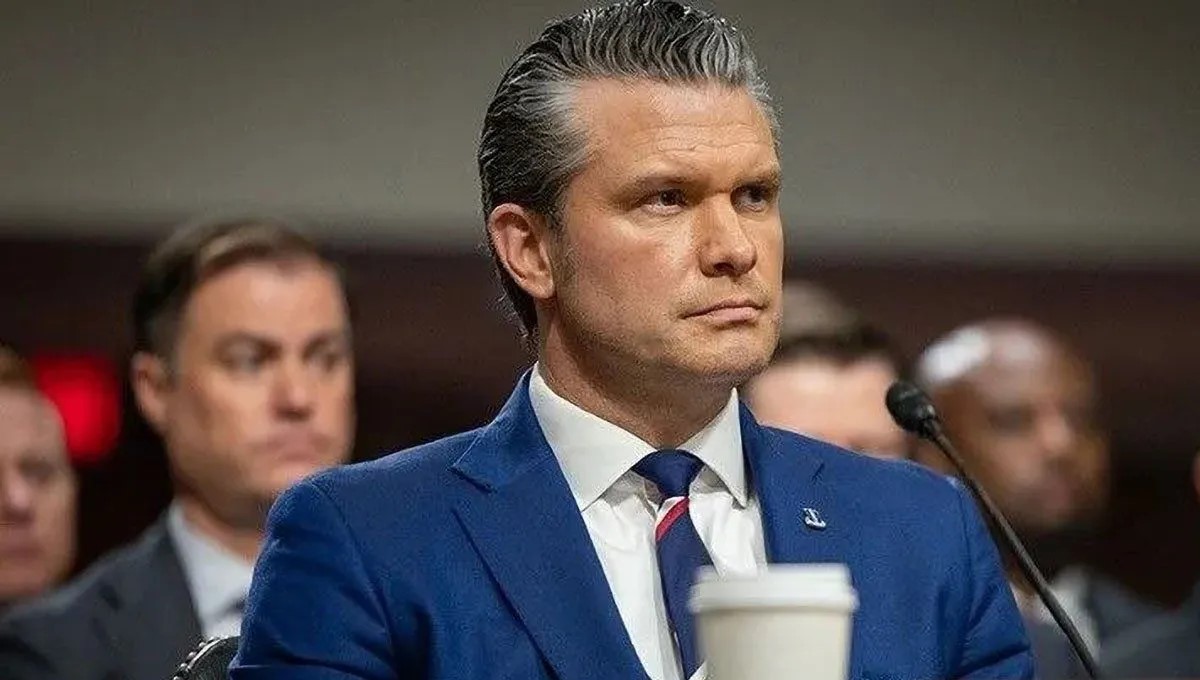 Gertak Teheran, Menhan AS Pete Hegseth Beri Ultimatum: Lucuti Nuklir atau Dihantam Serangan Militer