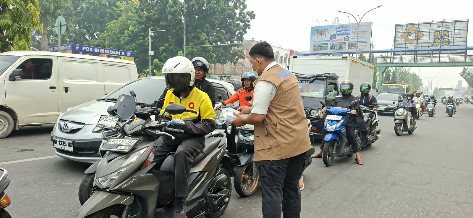 Antisipasi Dampak Asap Karhutla, Pemko Pekanbaru Bagikan Masker Gratis di-21 Puskesmas